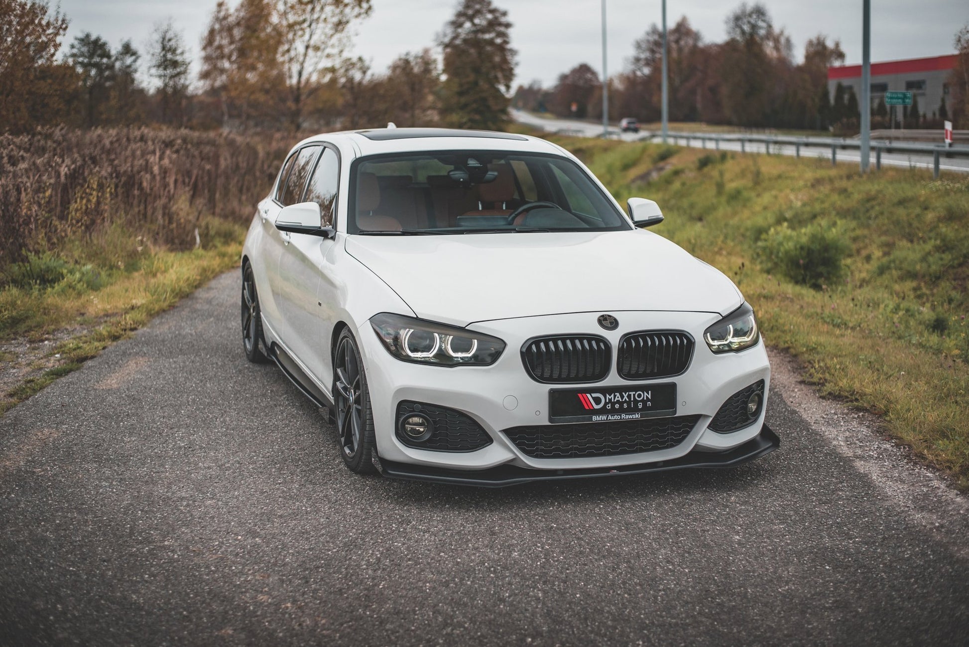 Robuste Racing Front Ansatz V.3 für passend +Flaps für BMW 1er F20 M-Paket Facelift / M140i  schwarz Hochglanz