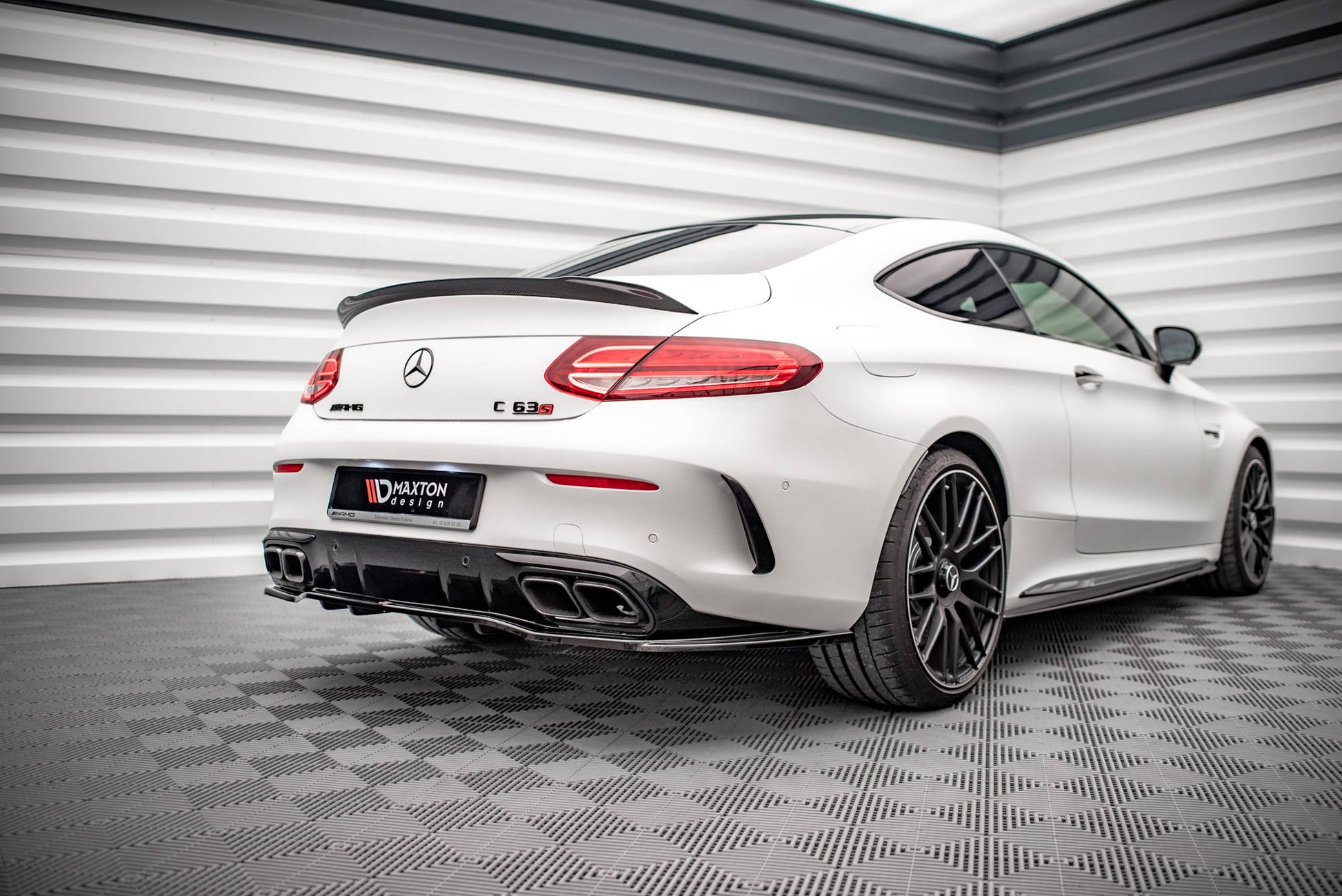 Mittlerer Diffusor Heck Ansatz DTM Look für Mercedes-AMG C 63 AMG Coupe C205 Facelift schwarz Hochglanz
