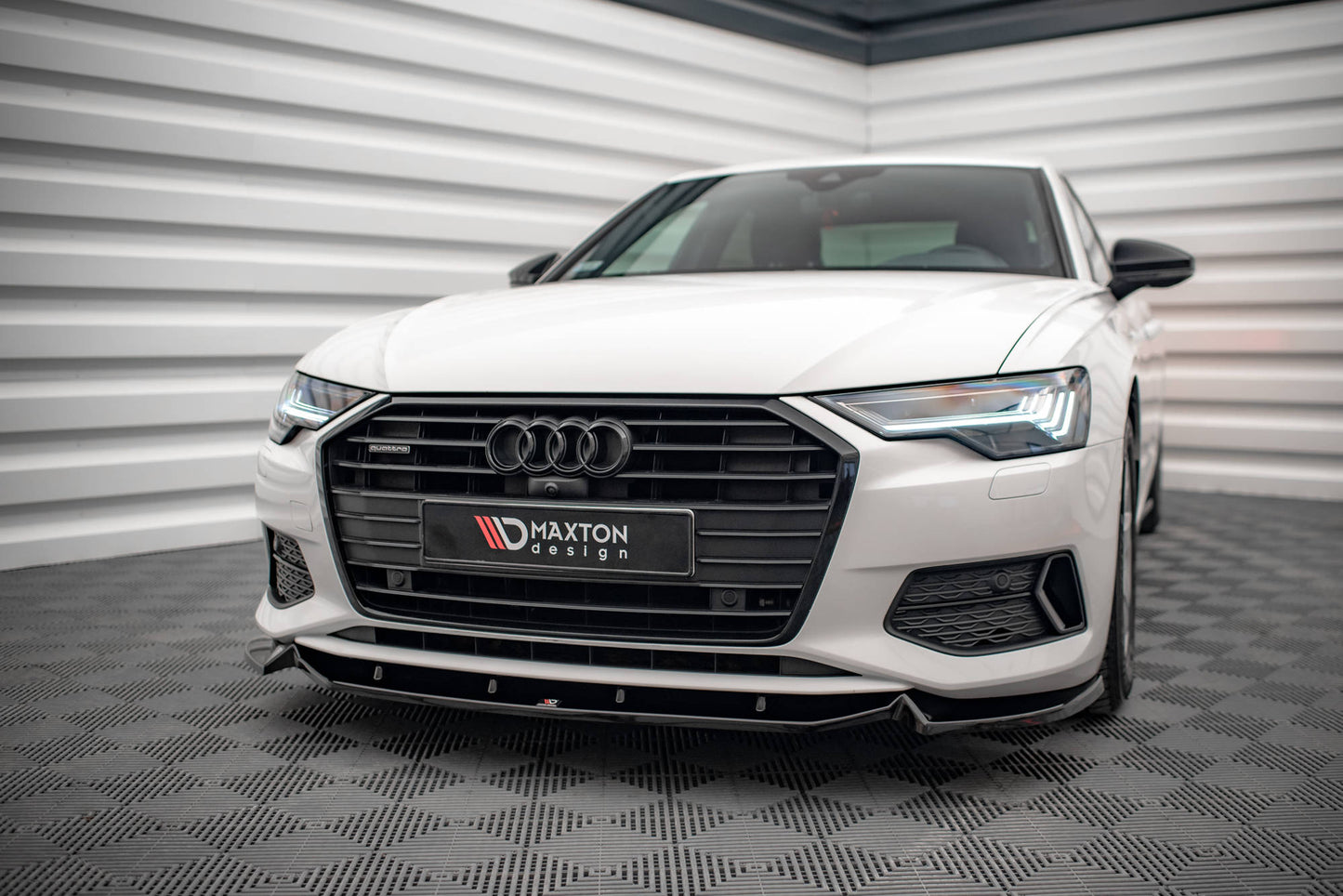 Front Ansatz V.2 für Audi A6 C8 schwarz Hochglanz
