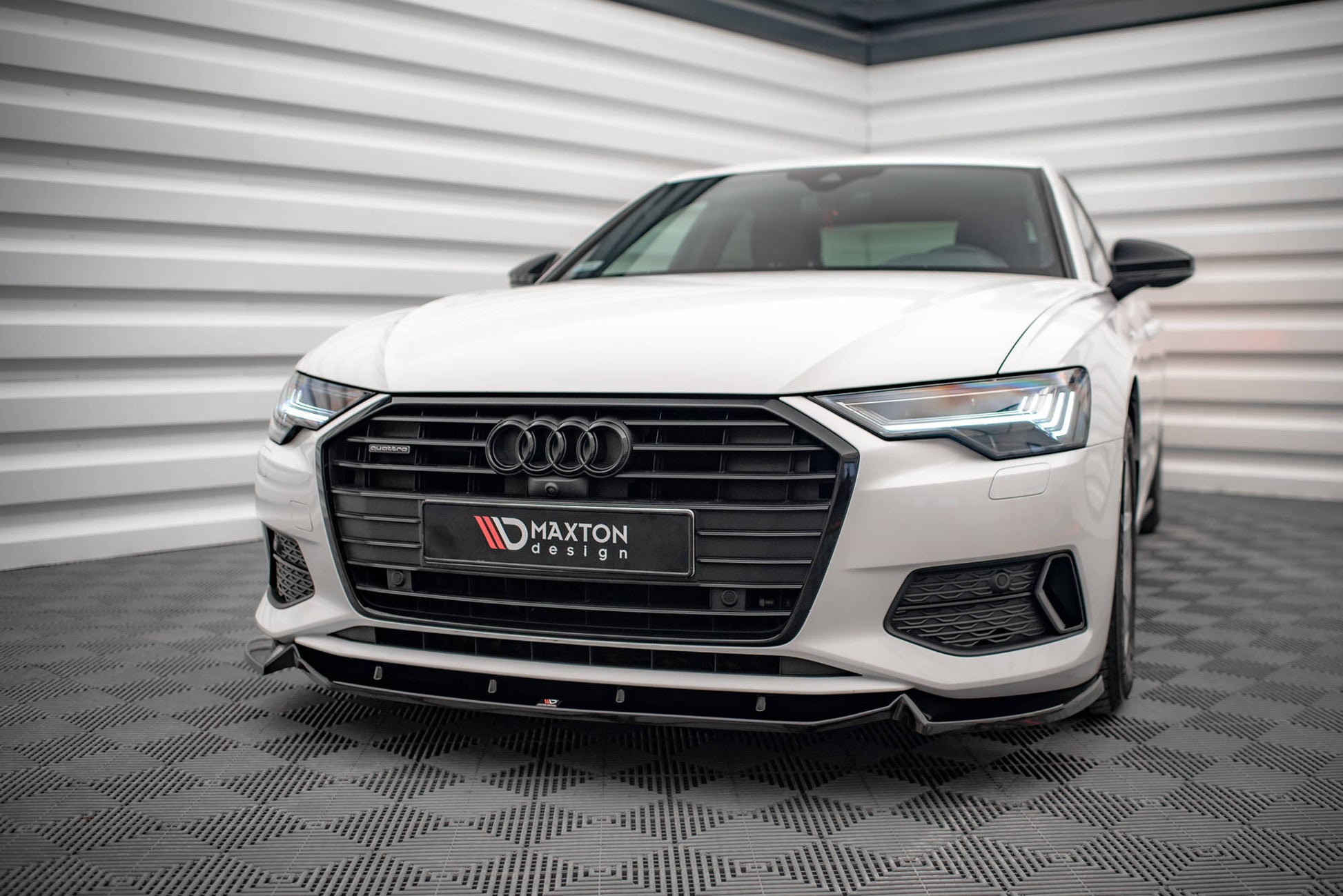 Front Ansatz V.2 für Audi A6 C8 schwarz Hochglanz