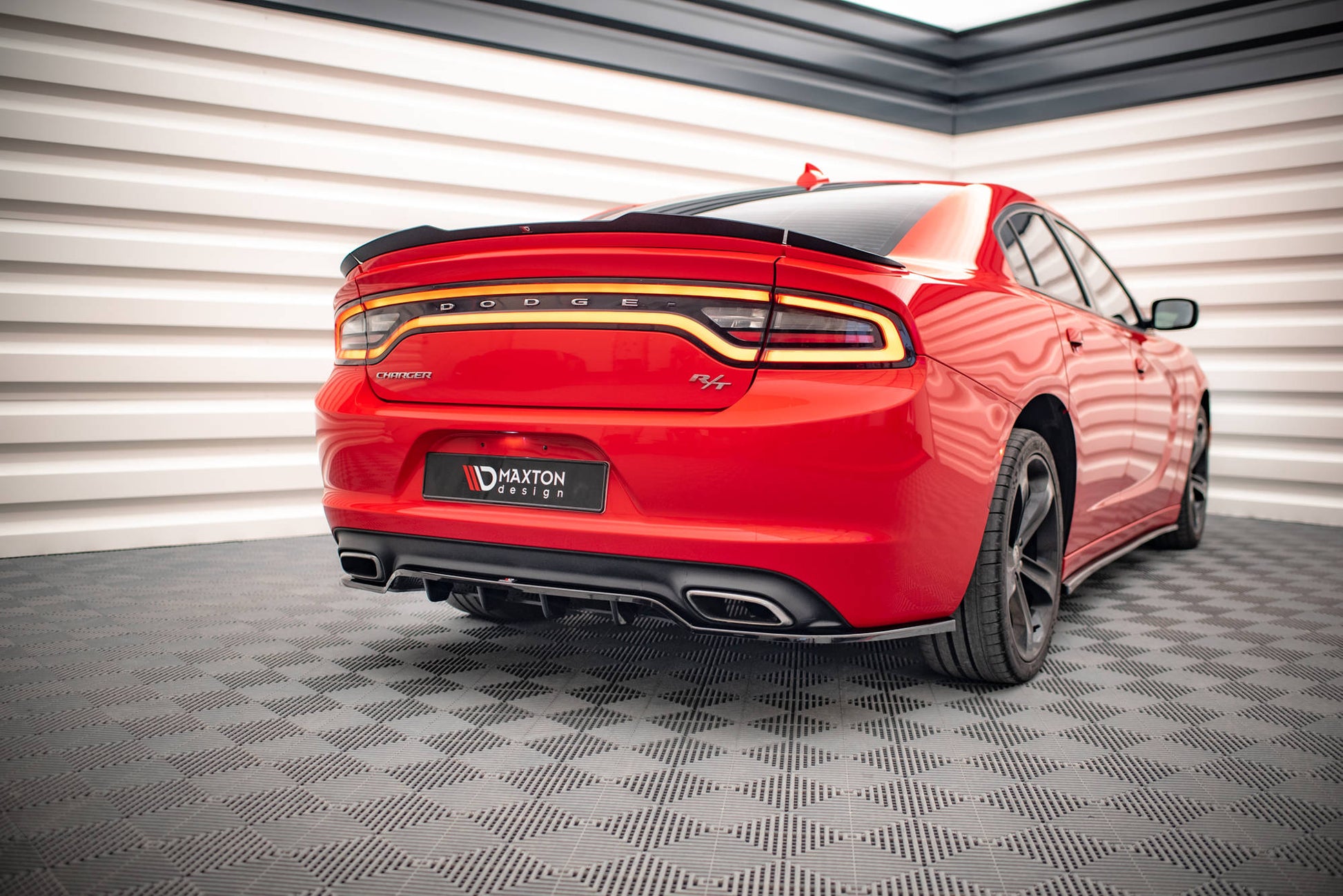 Mittlerer Diffusor Heck Ansatz DTM Look für Dodge Charger RT Mk7 Facelift schwarz matt