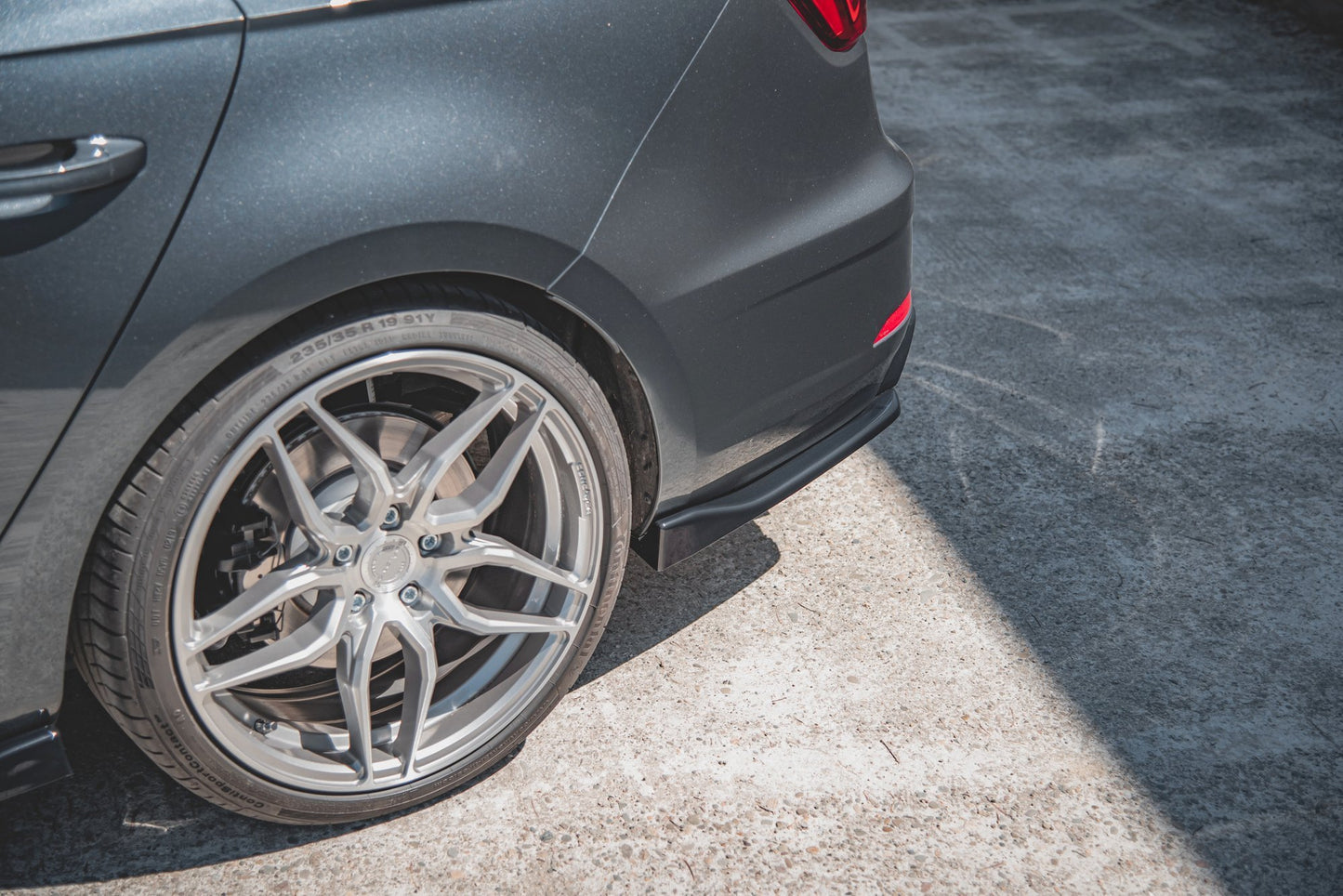 Heck Ansatz Flaps Diffusor V.3 für Seat Leon Cupra Mk3 FL Sportstourer schwarz Hochglanz