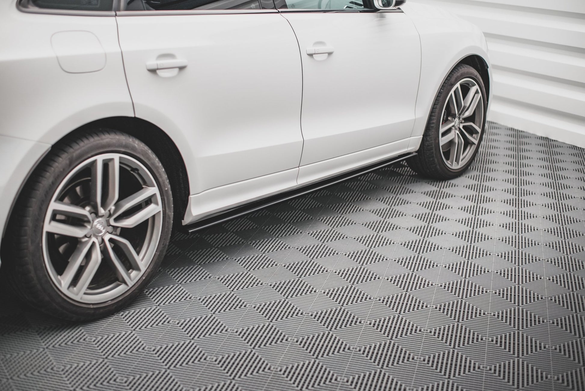 Seitenschweller Ansatz für Audi SQ5 Mk1 (8R) schwarz Hochglanz