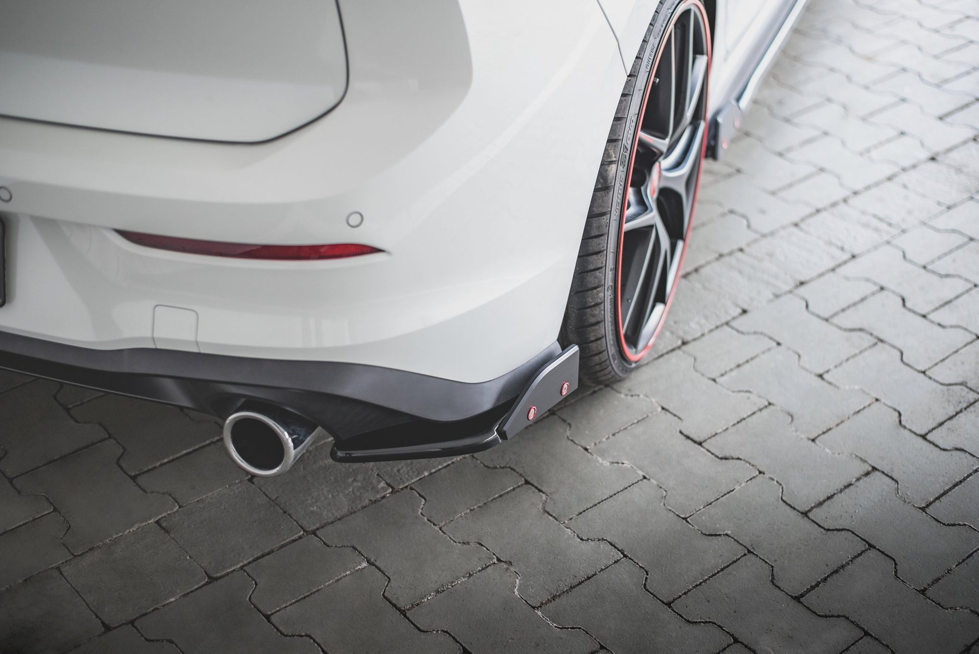 Heck Ansatz Flaps Diffusor +Flaps für V.2 Volkswagen Golf 8 GTI