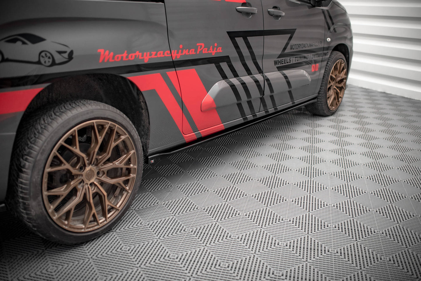Seitenschweller Ansatz für Peugeot Partner Maxi Mk3 schwarz matt