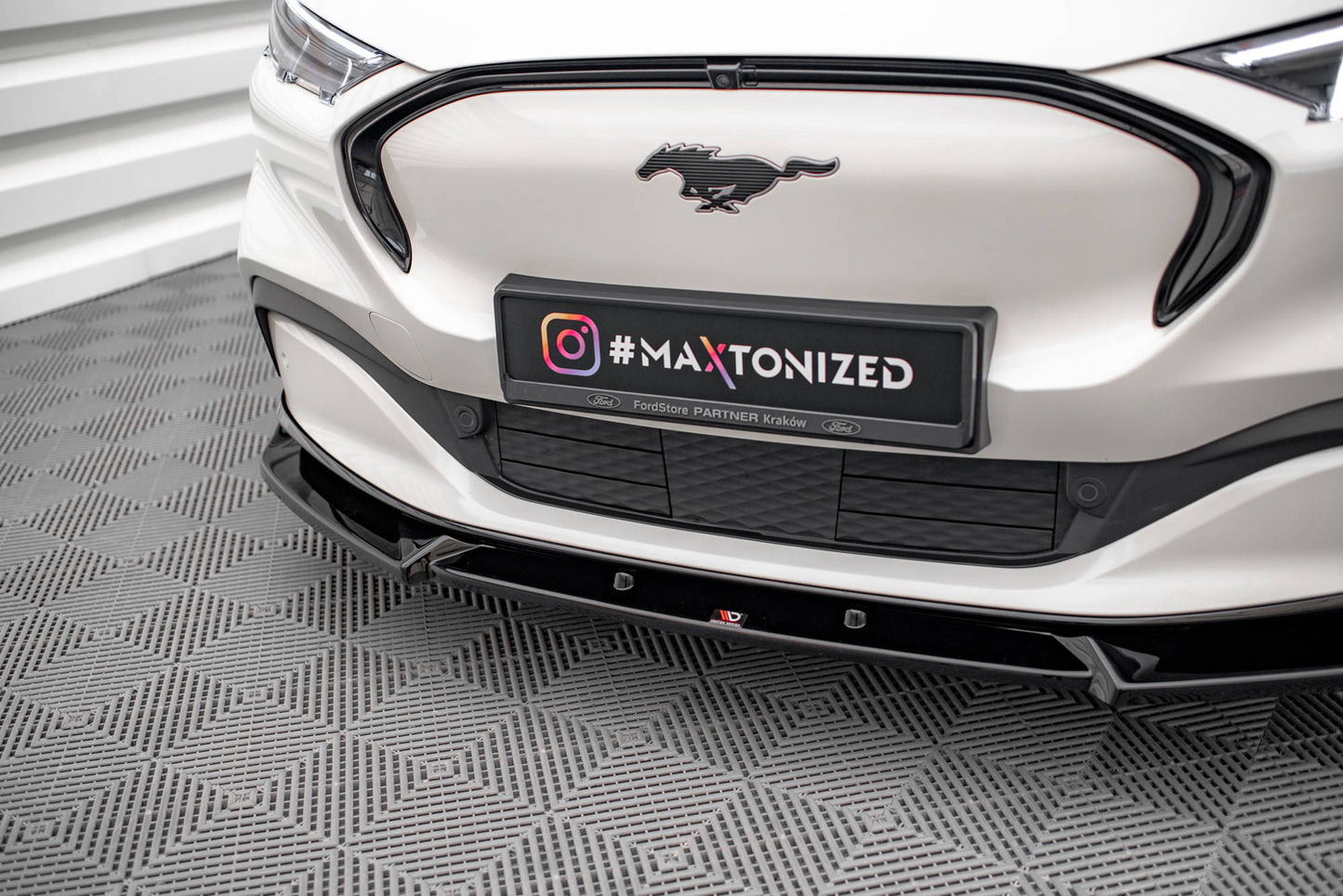 Front Ansatz V.1 für Ford Mustang Mach-E Mk1 schwarz Hochglanz