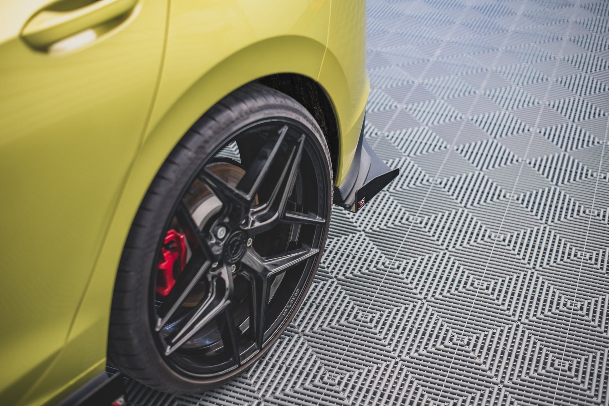 Hintere Seiten Flaps für Volkswagen Golf 8 GTI Clubsport schwarz Hochglanz
