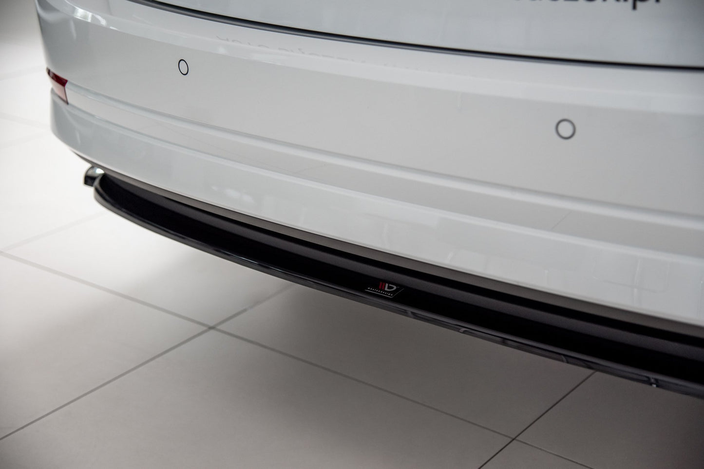 Mittlerer Diffusor Heck Ansatz für Skoda Octavia Mk4 schwarz Hochglanz