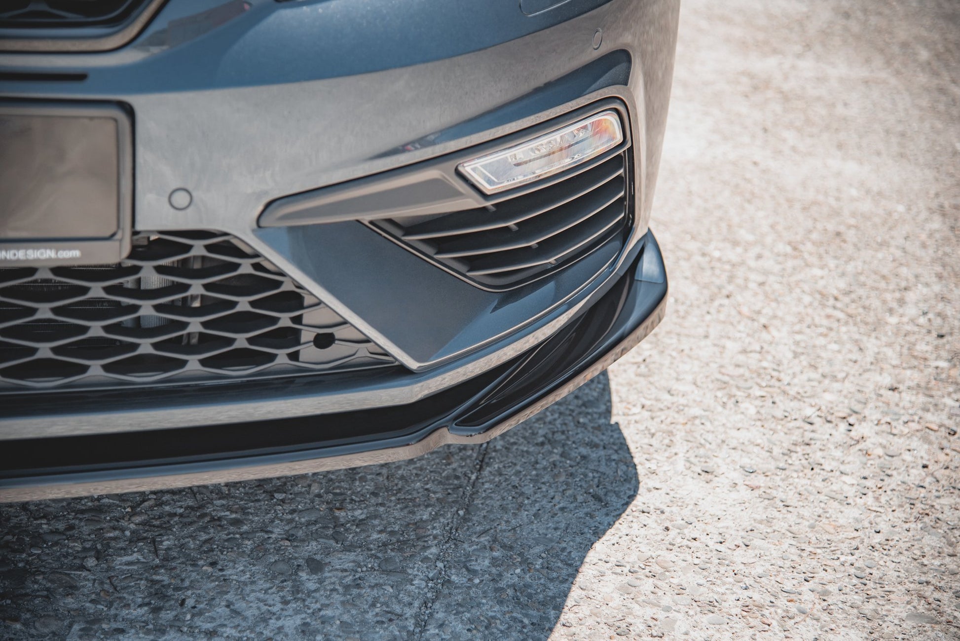 Front Ansatz V.5 für Seat Leon Cupra / FR Mk3 FL schwarz matt