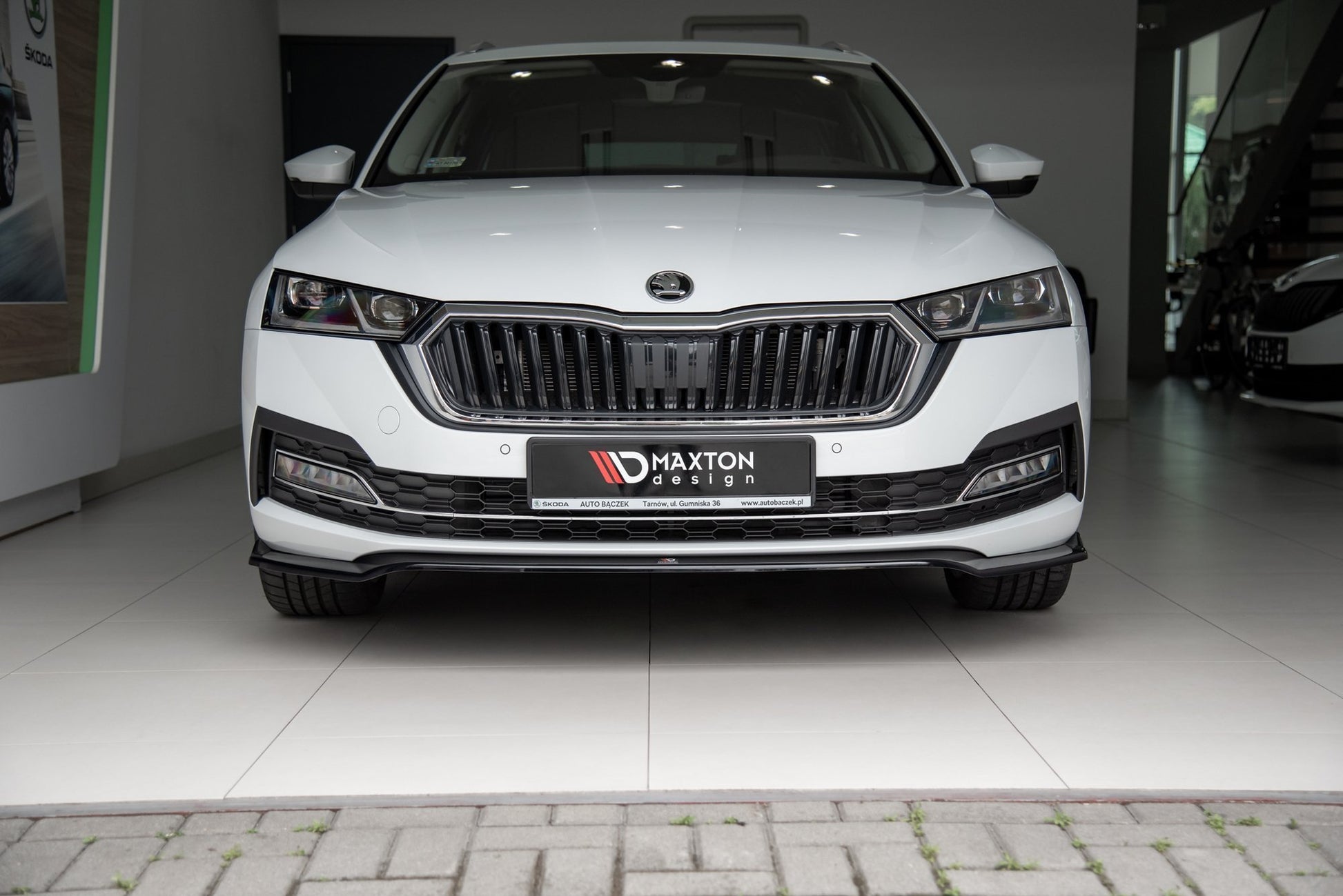 Front Ansatz V.2 für Skoda Octavia Mk4 schwarz matt