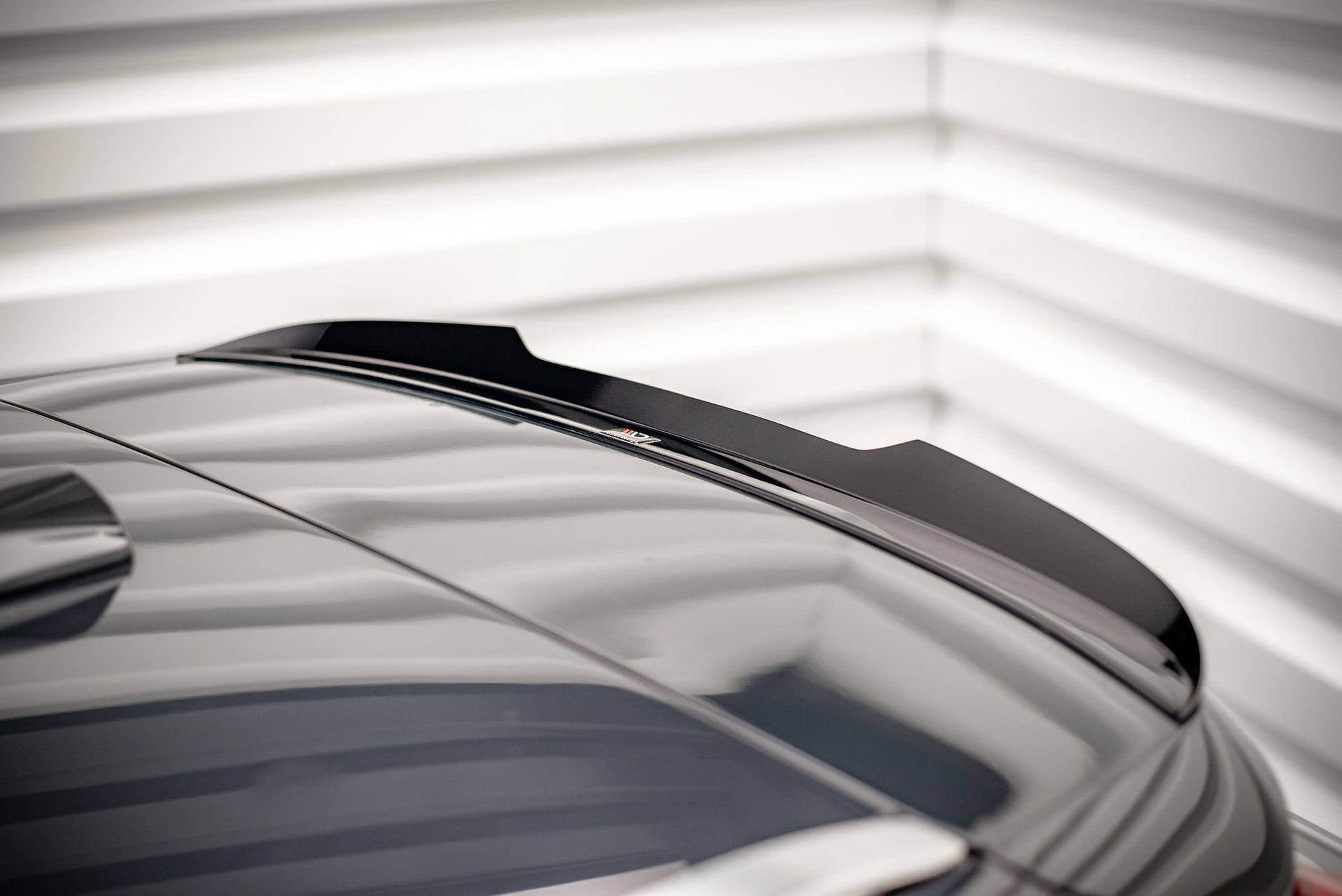 Spoiler CAP für Volvo V90 Mk2 schwarz Hochglanz