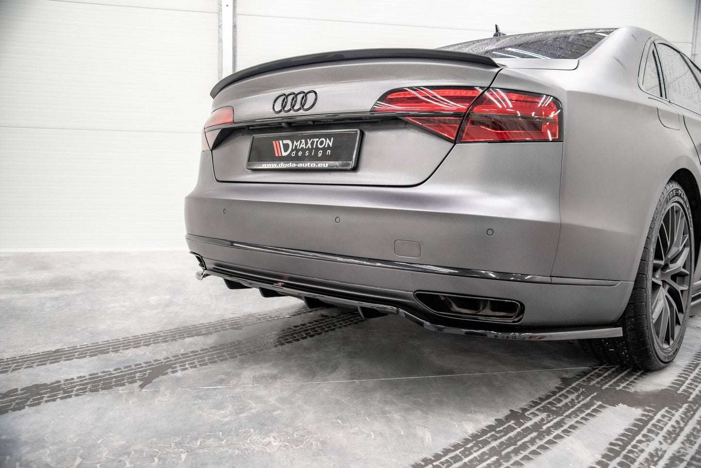 Mittlerer Diffusor Heck Ansatz DTM Look für Audi A8 D4 Facelift schwarz matt