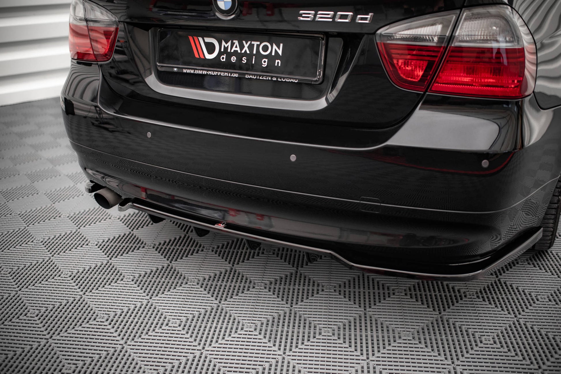 Mittlerer Diffusor Heck Ansatz DTM Look für BMW 3er Limousine E90 schwarz Hochglanz