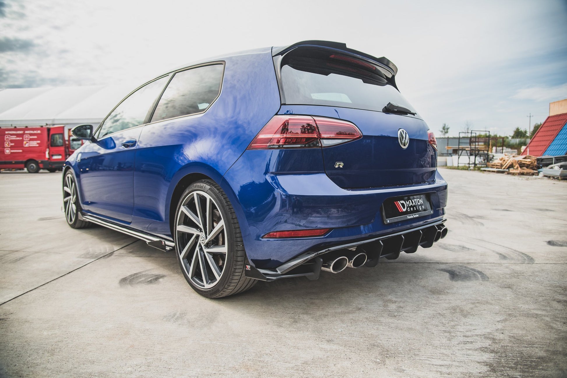 Robuste Racing Seitenschweller Ansatz für für + Flaps VW Golf 7 R / R-Line Facelift schwarz Hochglanz
