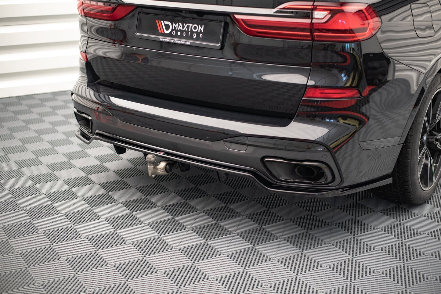 Mittlerer Diffusor Heck Ansatz DTM Look für BMW X7 M G07 Carbon Look