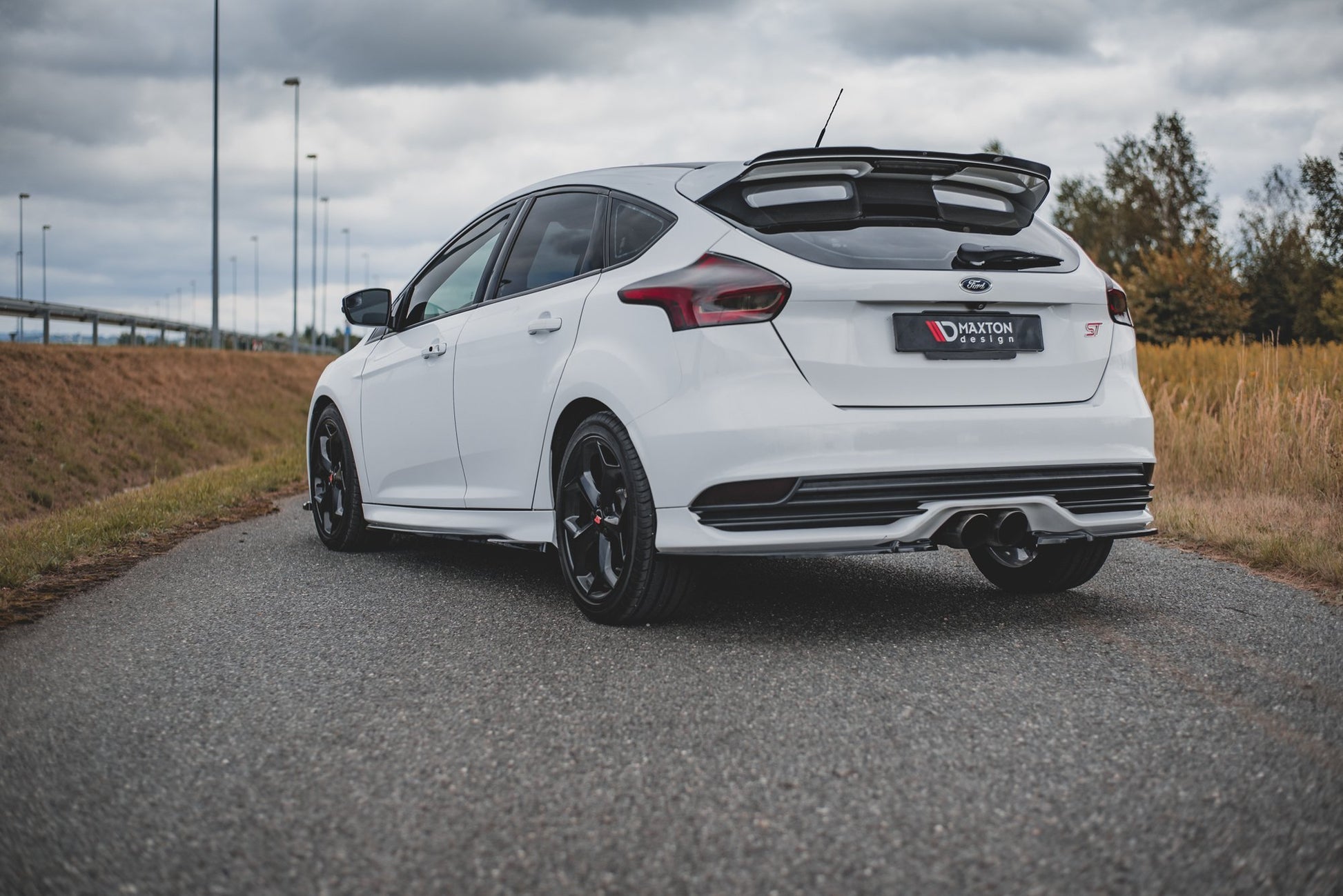 Seitenschweller Ansatz für V.2 für Ford Focus ST Mk3 schwarz matt