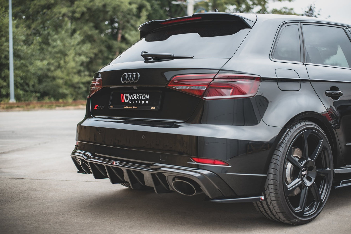 Heck Ansatz Flaps Diffusor V.2 für Audi RS3 8V Sportback Facelift schwarz Hochglanz