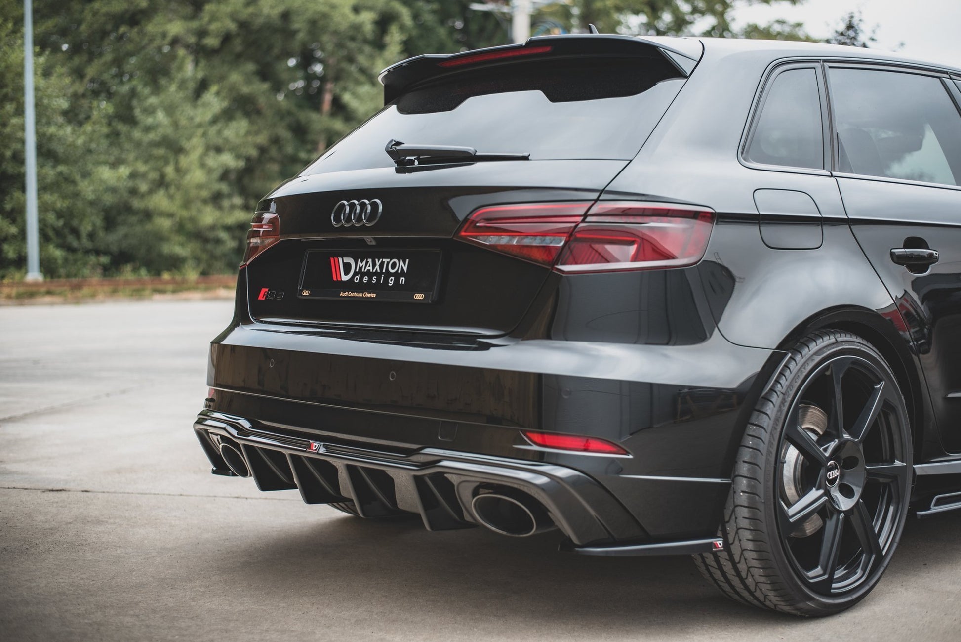 Heck Ansatz Flaps Diffusor V.2 für Audi RS3 8V Sportback Facelift schwarz Hochglanz