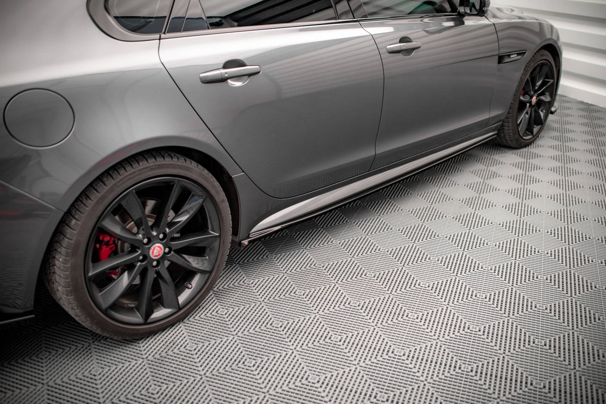 Seitenschweller Ansatz für Jaguar XF R-Sport Mk2 schwarz Hochglanz