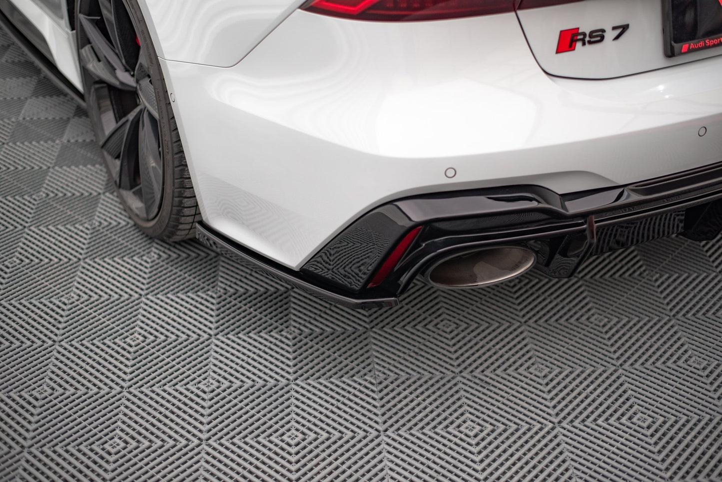 Heck Ansatz Flaps Diffusor V.2 für Audi RS6 C8 / RS7 C8 schwarz matt