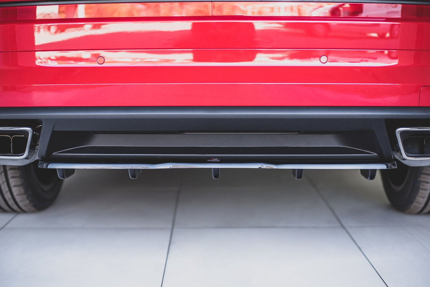 Mittlerer Diffusor Heck Ansatz DTM Look für Skoda Kodiaq RS schwarz Hochglanz