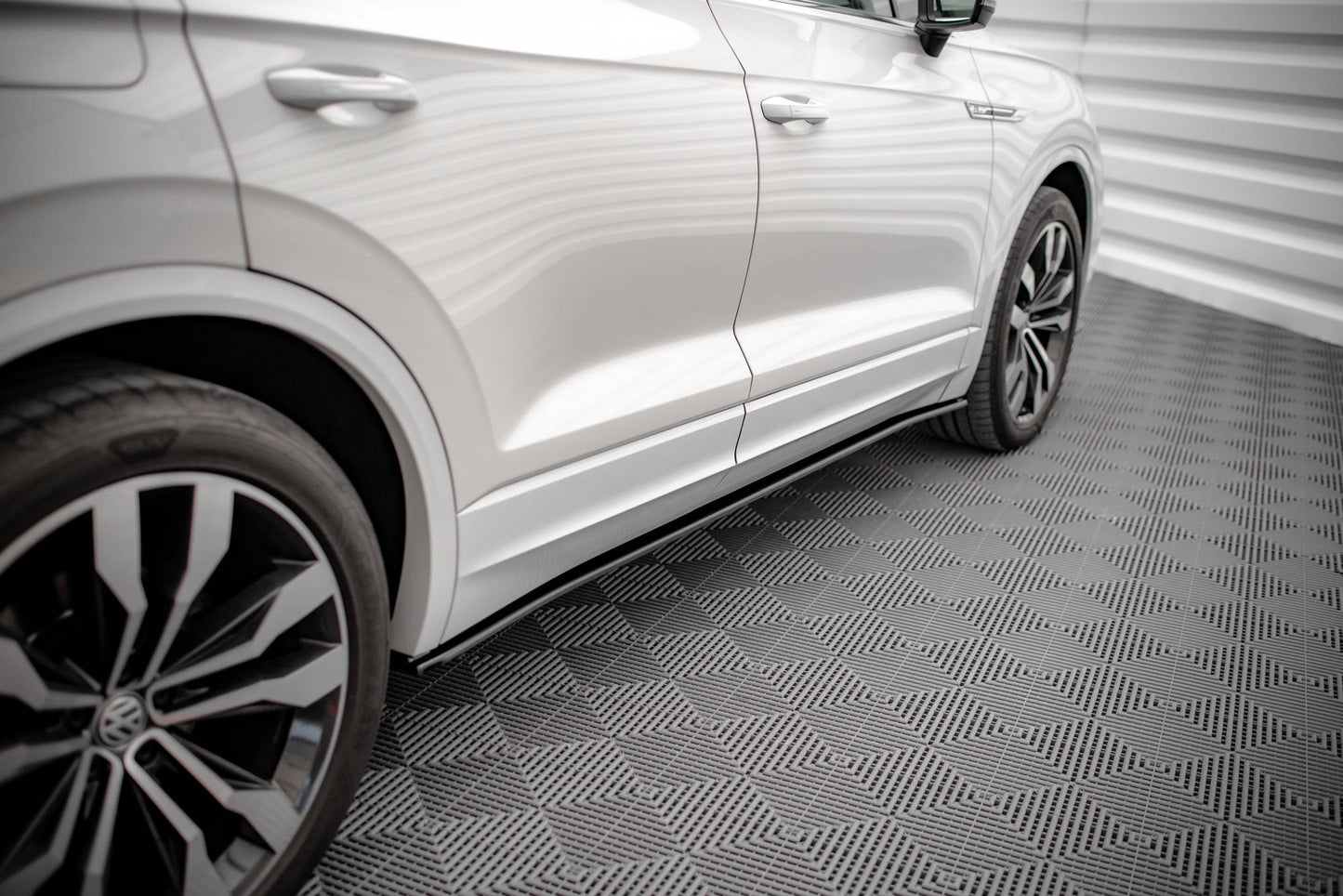 Seitenschweller Ansatz für Volkswagen Touareg R-line Mk3 Carbon Look