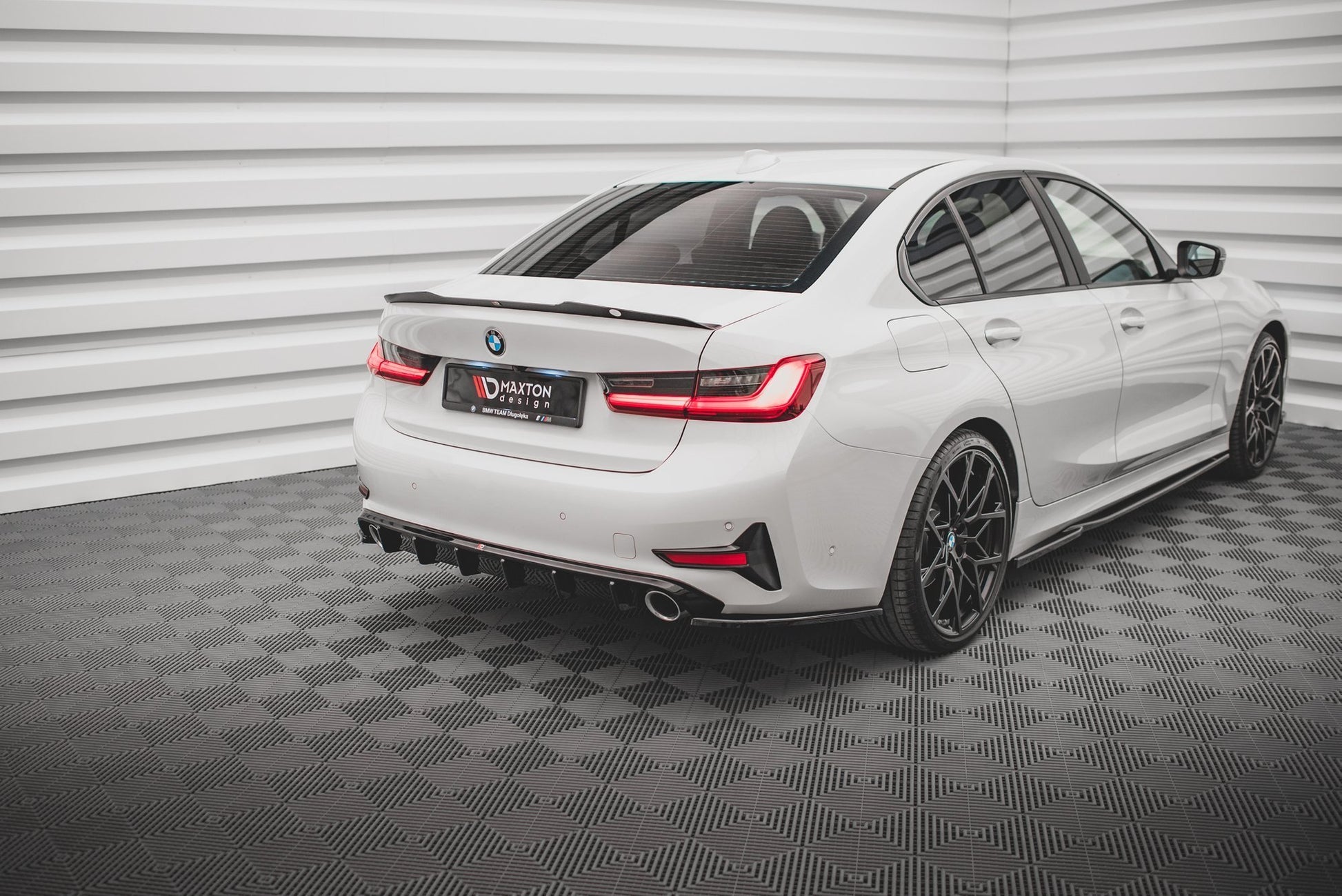 Heck Ansatz Flaps Diffusor für BMW 3er G20 / G21 Carbon Look