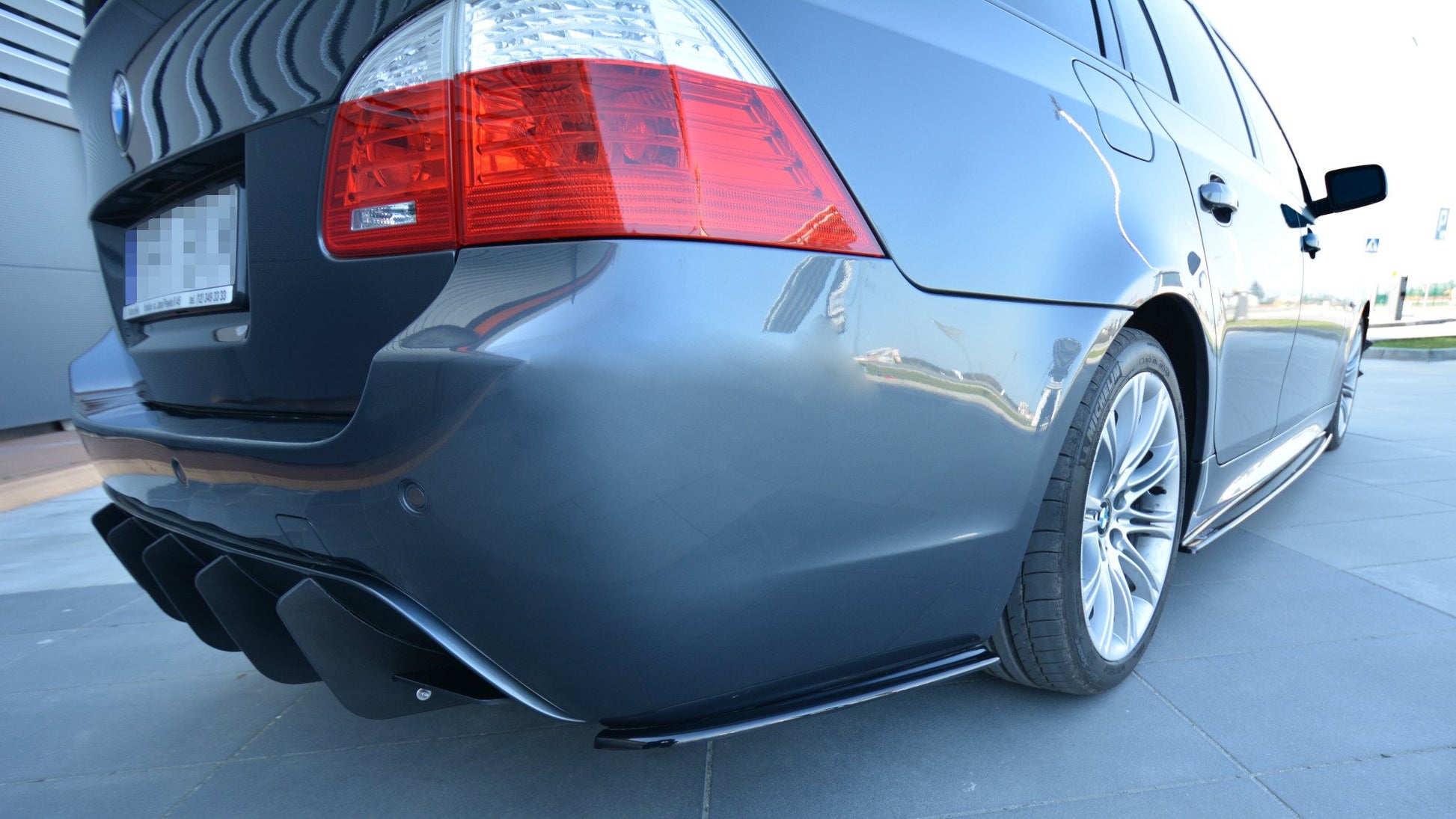 Heck Ansatz Flaps Diffusor für BMW 5er E60/E61 M Paket schwarz matt