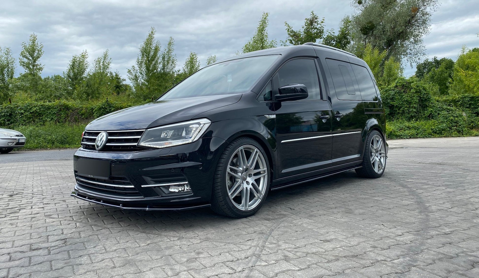 Seitenschweller Ansatz für Volkswagen Caddy Mk. 4 schwarz Hochglanz