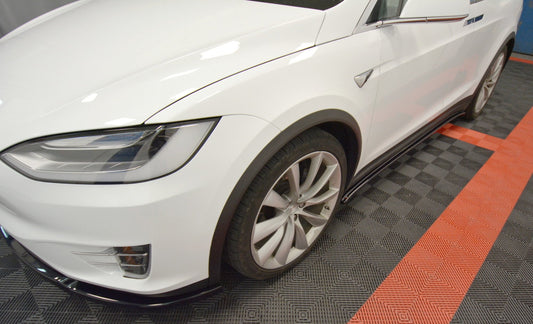 Seitenschweller Ansatz für V.1 für TESLA MODEL X Carbon Look