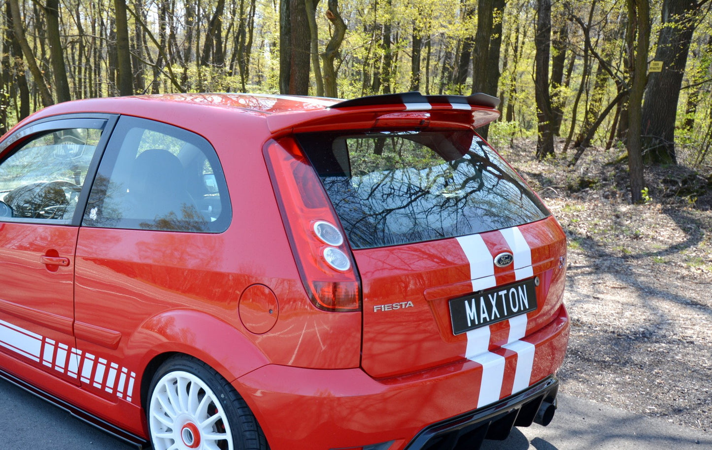 Spoiler CAP V.1 für Ford Fiesta ST Mk6 schwarz Hochglanz