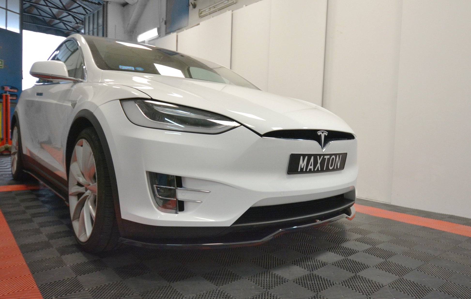 Front Ansatz V.2 für TESLA MODEL X schwarz matt