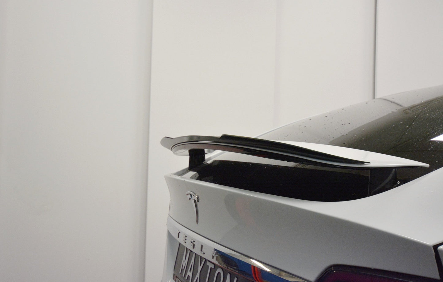 Spoiler CAP V.1 für TESLA MODEL X schwarz matt