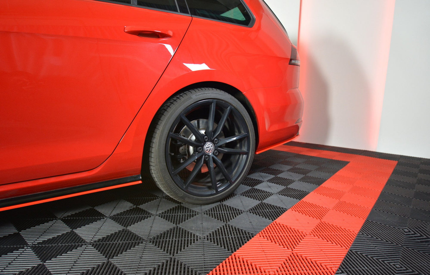 Heck Ansatz Flaps Diffusor V.2 für VW GOLF 7 R VARIANT FACELIFT  schwarz Hochglanz