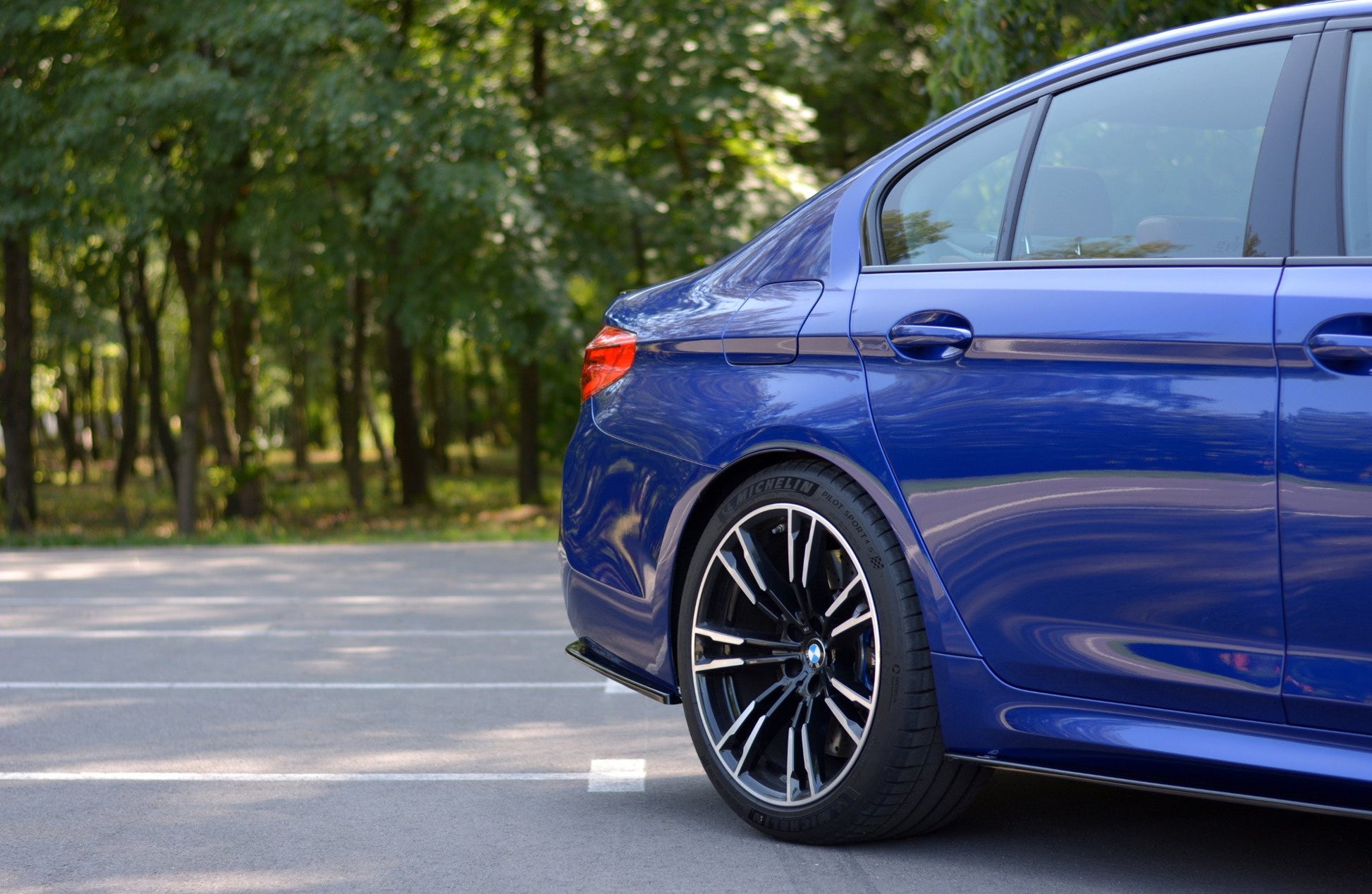 Heck Ansatz Flaps Diffusor für BMW M5 F90 schwarz Hochglanz