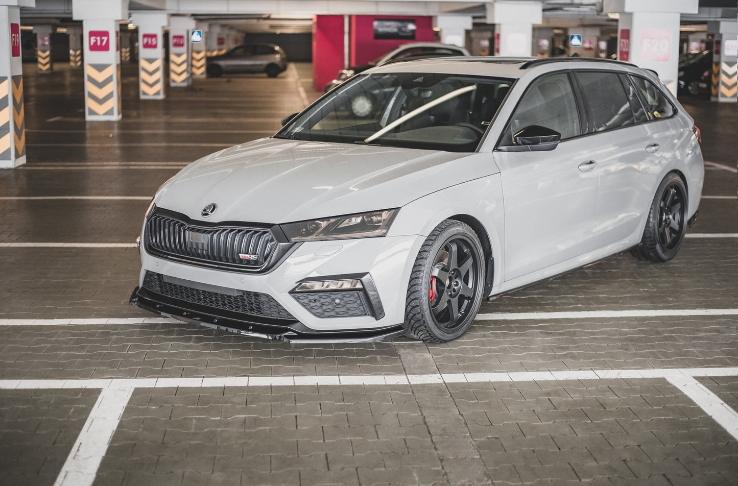 Front Ansatz V.3 für Skoda Octavia RS Mk4 schwarz matt