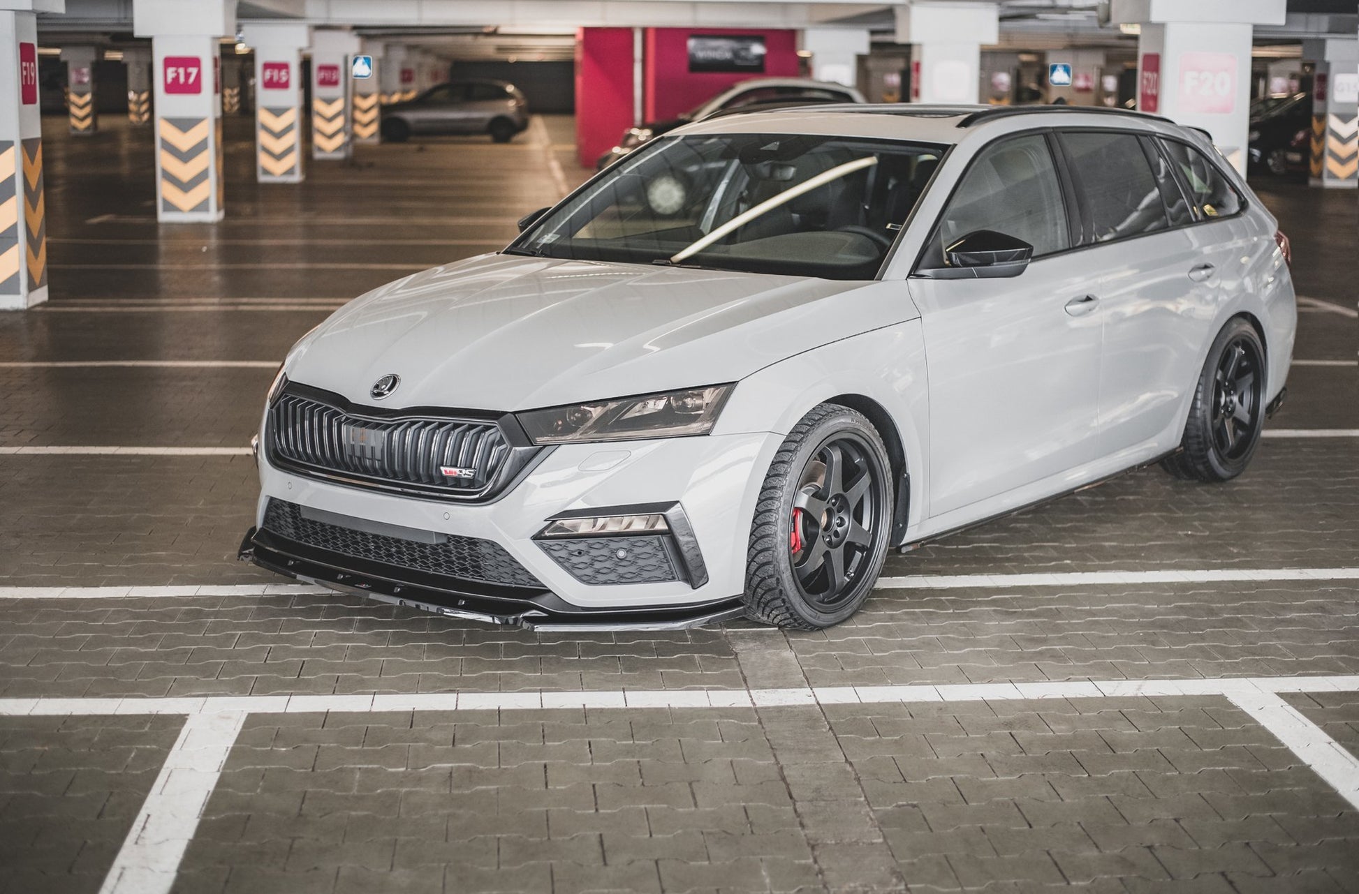 Front Ansatz V.3 für Skoda Octavia RS Mk4 Carbon Look