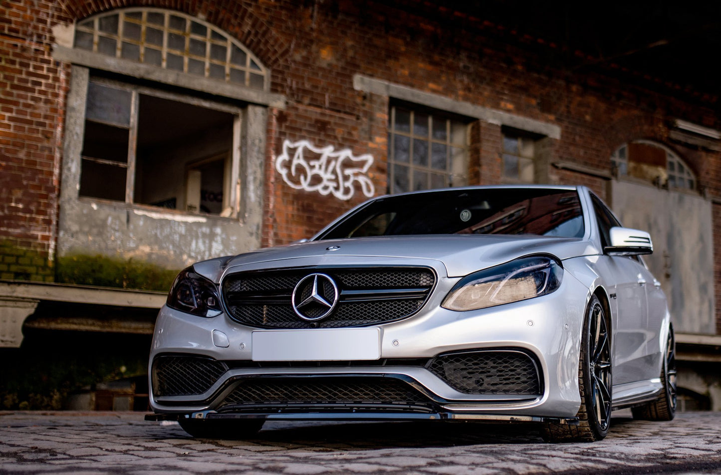 Front Ansatz für Mercedes-Benz E63 AMG Limousine W212 Facelift schwarz matt