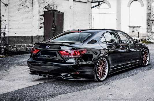 Mittlerer Diffusor Heck Ansatz DTM Look für Lexus LS Mk4 Facelift schwarz matt