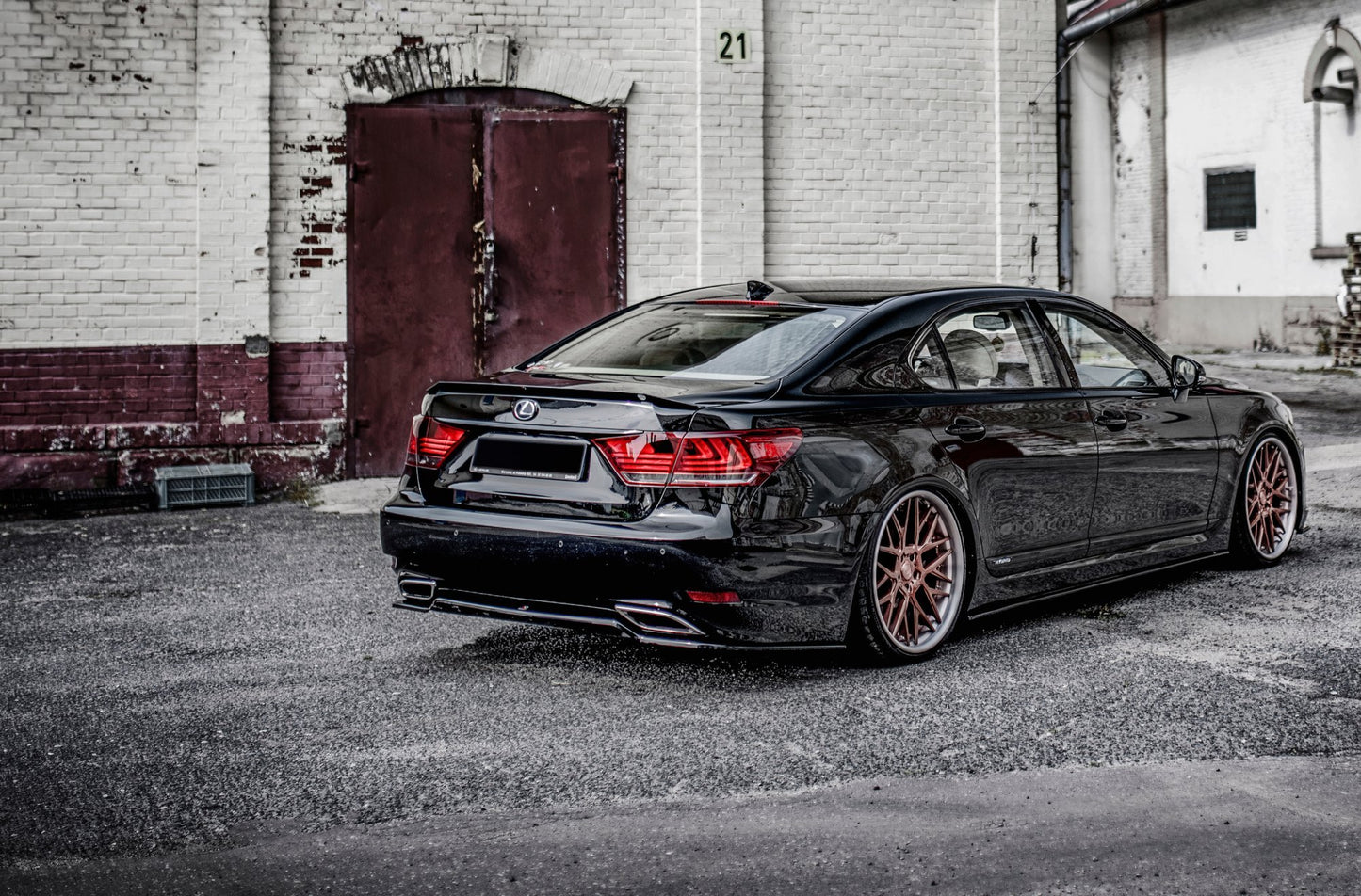 Mittlerer Diffusor Heck Ansatz für Lexus LS Mk4 Facelift schwarz matt