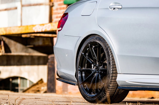 Mittlerer Diffusor Heck Ansatz DTM Look für Mercedes-Benz E63 AMG Limousine W212 Facelift schwarz matt