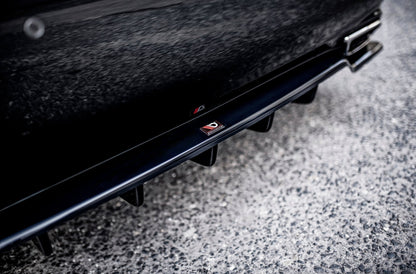 Mittlerer Diffusor Heck Ansatz DTM Look für Lexus LS Mk4 Facelift Carbon Look