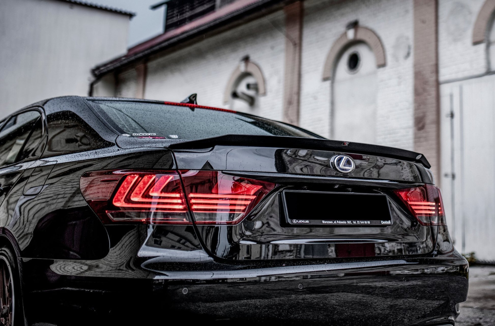 Spoiler CAP für Lexus LS Mk4 Facelift schwarz Hochglanz