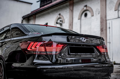 Spoiler CAP für Lexus LS Mk4 Facelift schwarz Hochglanz