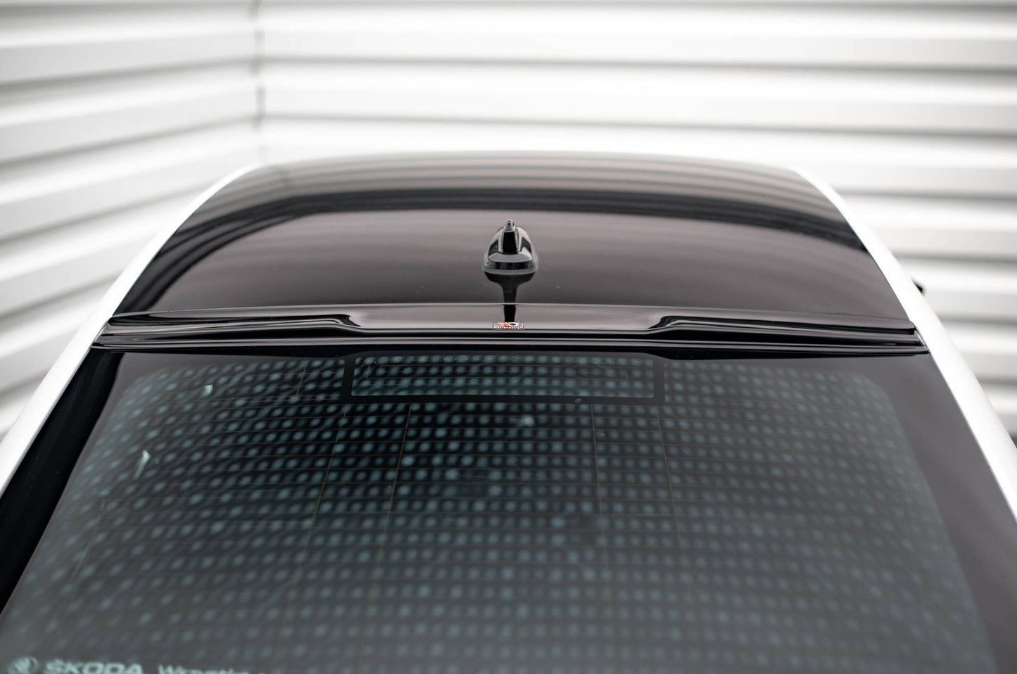 Heckscheiben Spoiler für Skoda Octavia Liftback Mk4 schwarz Hochglanz