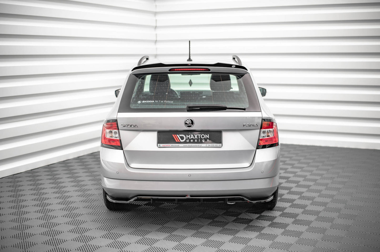 Mittlerer Diffusor Heck Ansatz DTM Look für Skoda Fabia Combi Mk3 schwarz Hochglanz