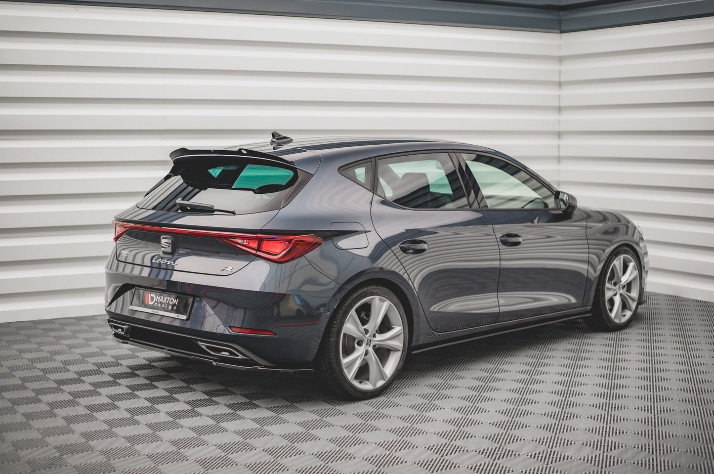 Spoiler CAP für Seat Leon FR Hatchback Mk4 schwarz Hochglanz