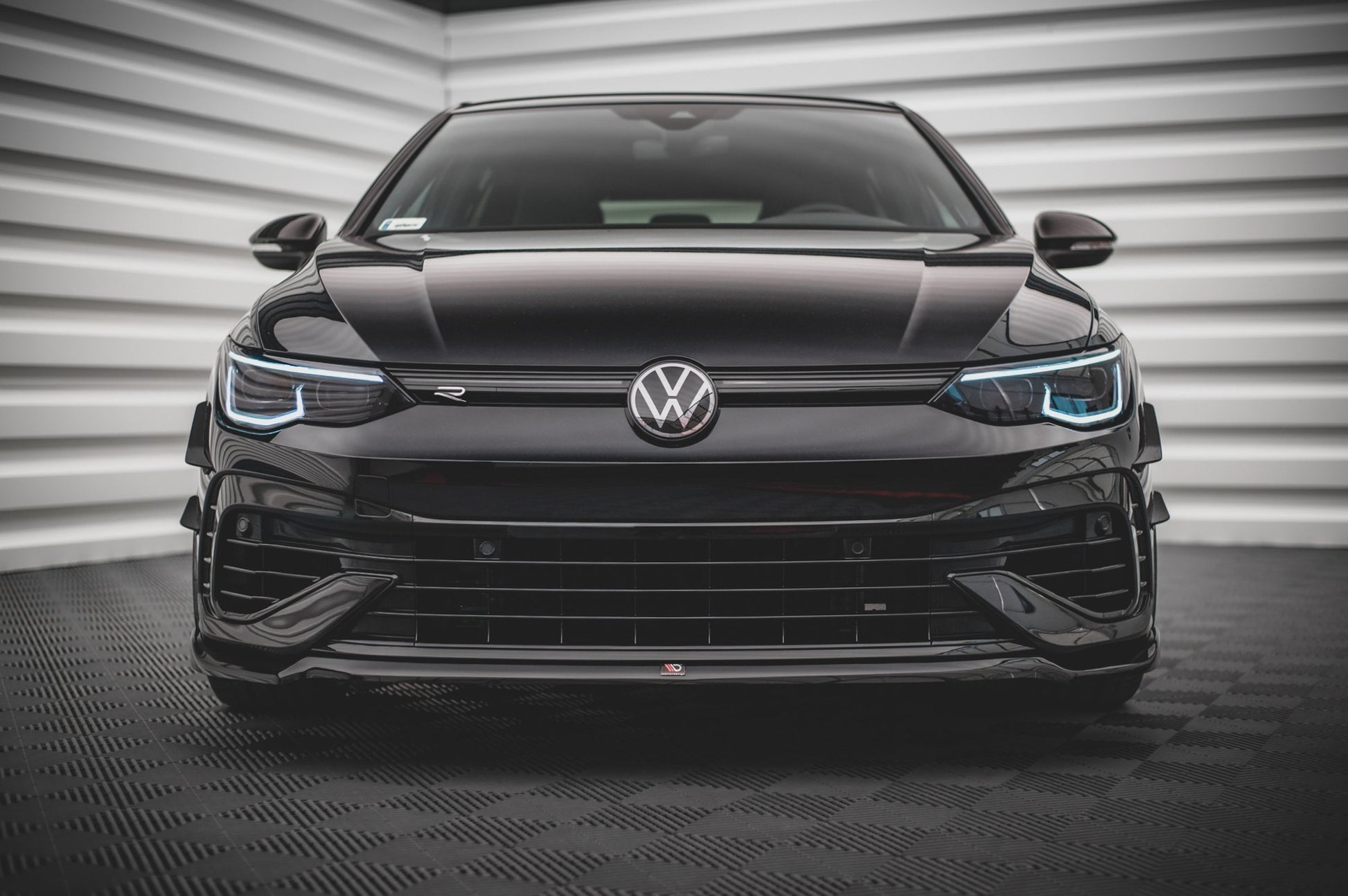 Front Ansatz V.6 für Volkswagen Golf R Mk8 schwarz matt