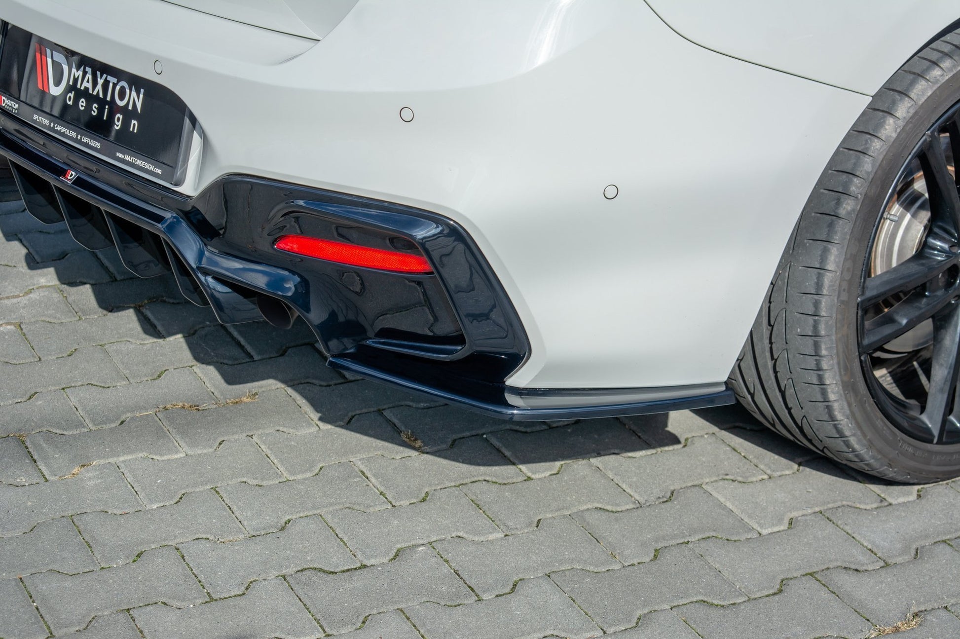 Heck Ansatz Flaps Diffusor für BMW 1er F20 Facelift M-power schwarz matt