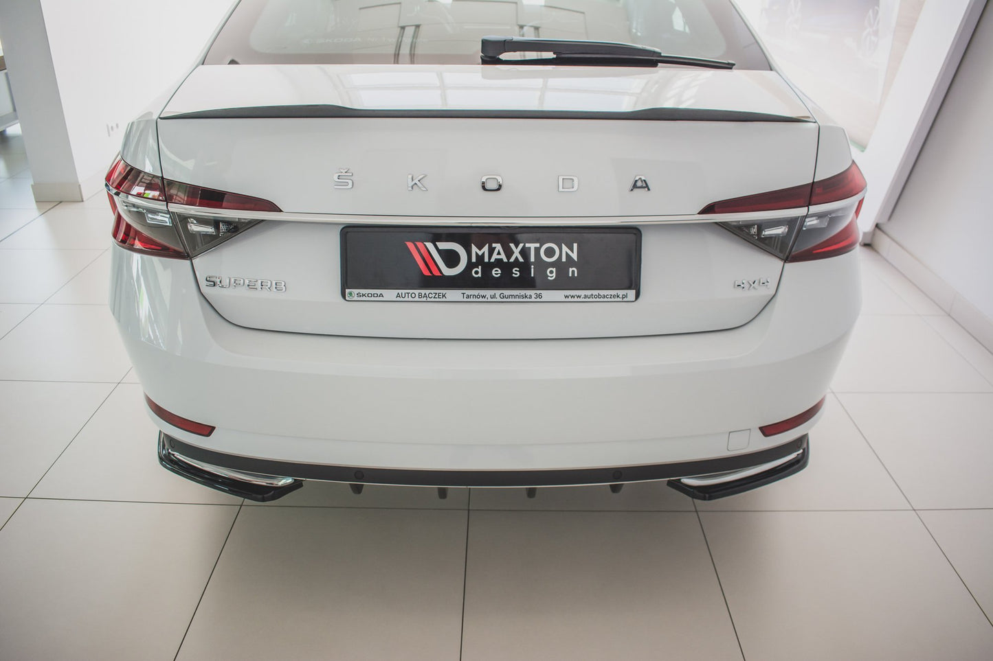 Heck Ansatz Flaps Diffusor für Skoda Superb Mk3 FL Hatchback / Kombi schwarz Hochglanz